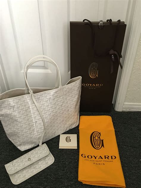 Goyard Saint.